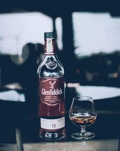 Botella de whisky Glenfiddich